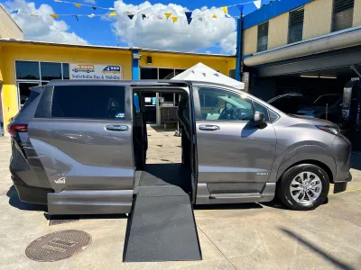 Toyota Sienna Northstar